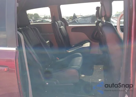 2018 Dodge Grand Caravan Sxt z USA, uszkodzony, nr VIN 2C4RDGCG8JR179408